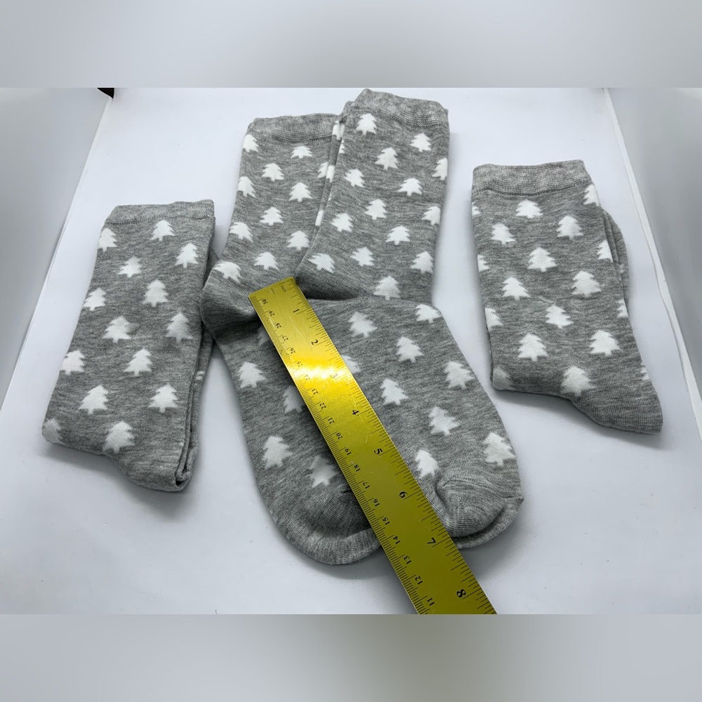 (4) Gray Tree Pattern Socks - image 4